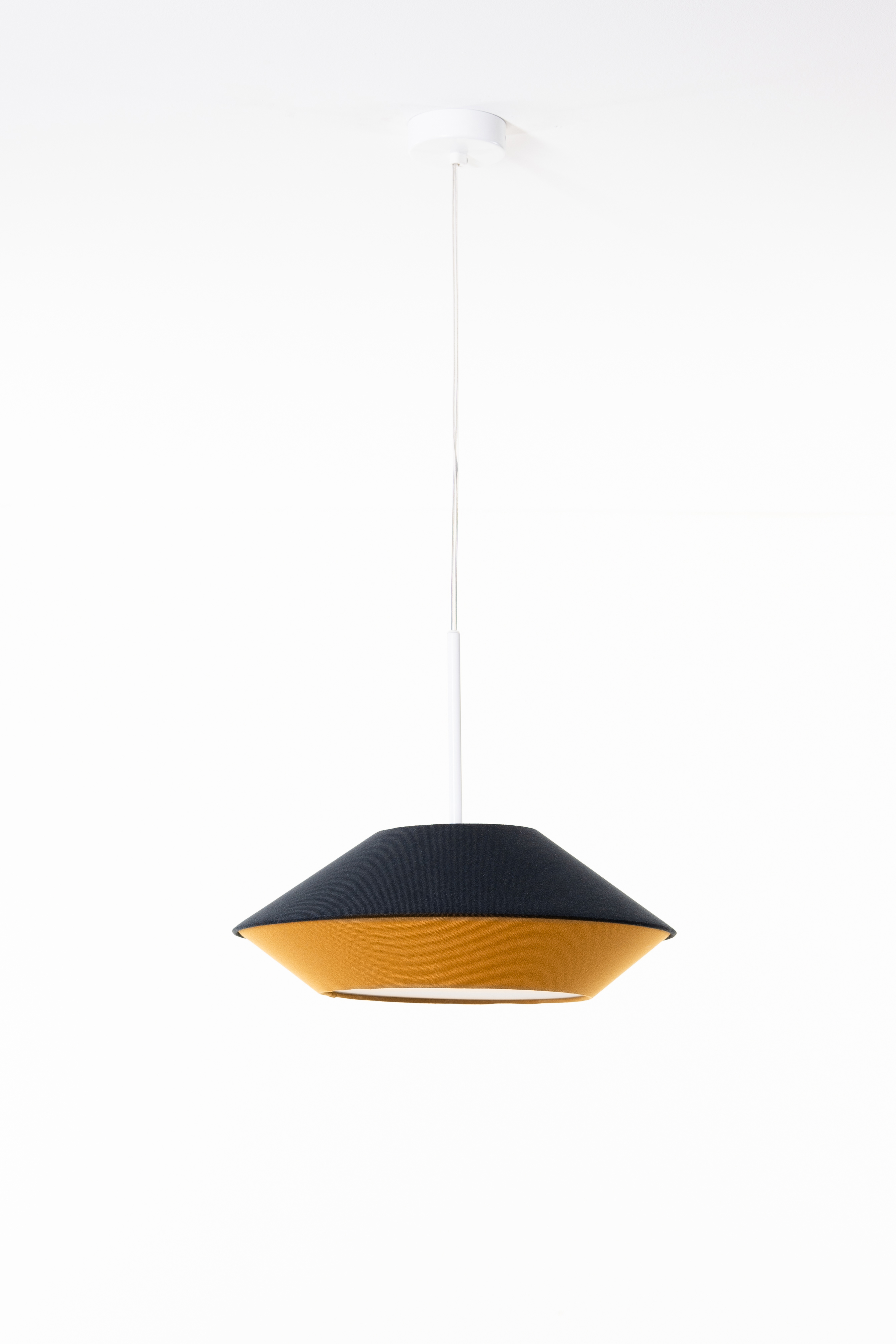 ufo40_pendant_led_white_metal_cotton_black_0220_cotton_honey_yellow_0233.jpg (2.05 MB)