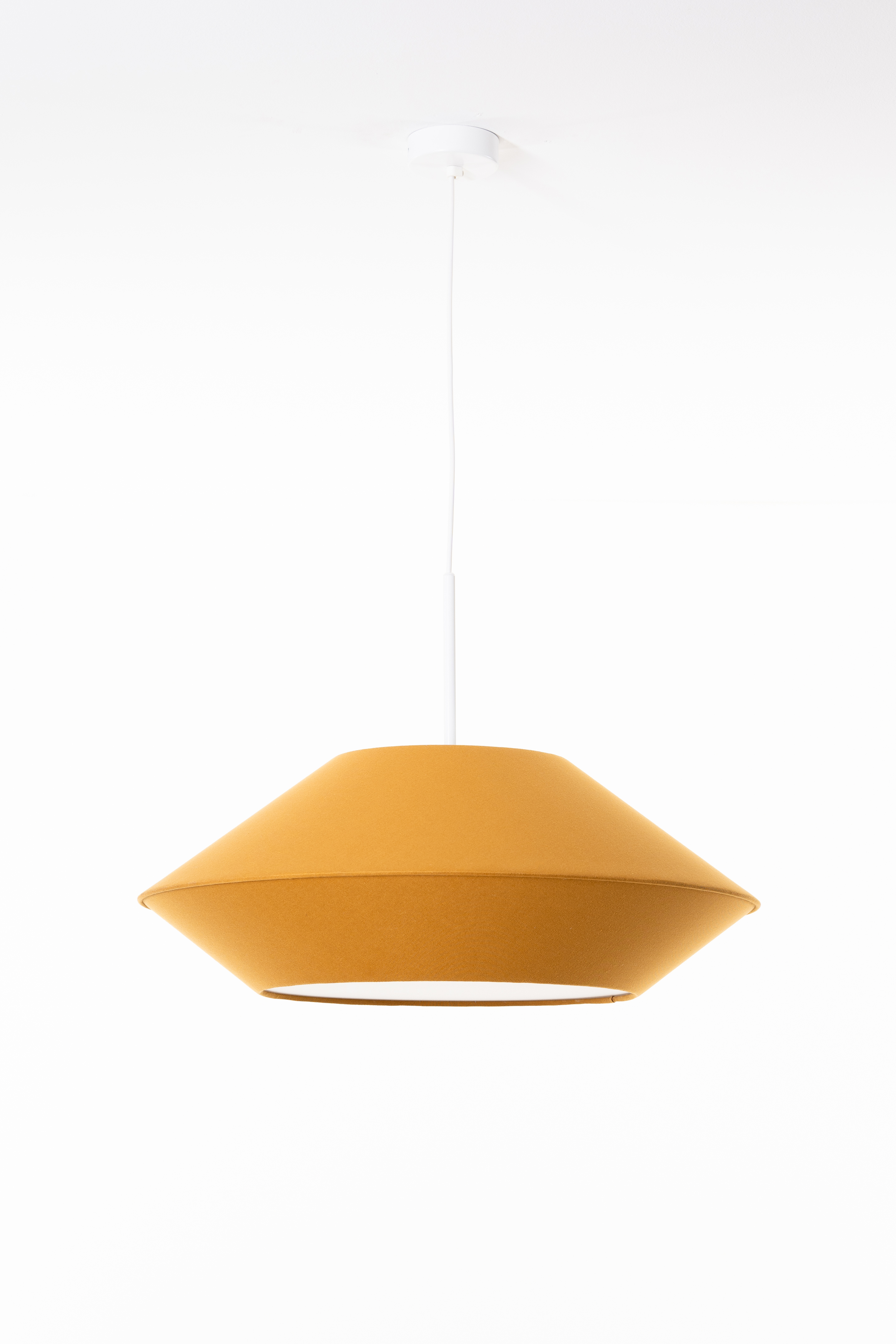 ufo60_pendant_led_white_metal_cotton_honey_yellow_0233.jpg (2.48 MB)